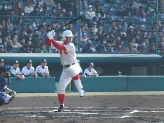 フォーム連続写真］プロの高校時代を振り返る 巨人・岡本和真（智弁
