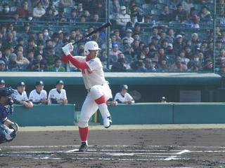 フォーム連続写真］プロの高校時代を振り返る 巨人・岡本和真（智弁