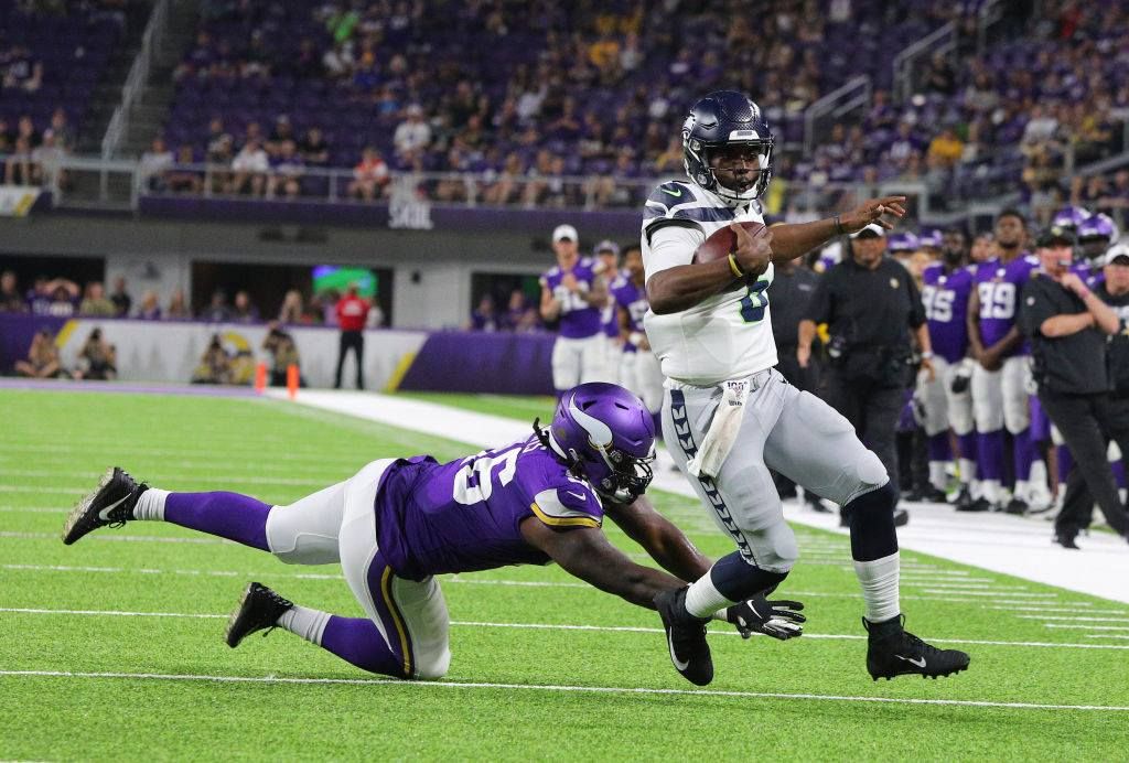 シーホークスのQBとして、2019年のプレシーズンマッチ、バイキングス戦に出場したJ.T.バレット＝photo by Getty Images