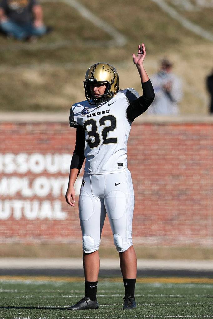 NFL】スーパーボウル初の女性審判に決まったサラ・トーマスとは | BBM