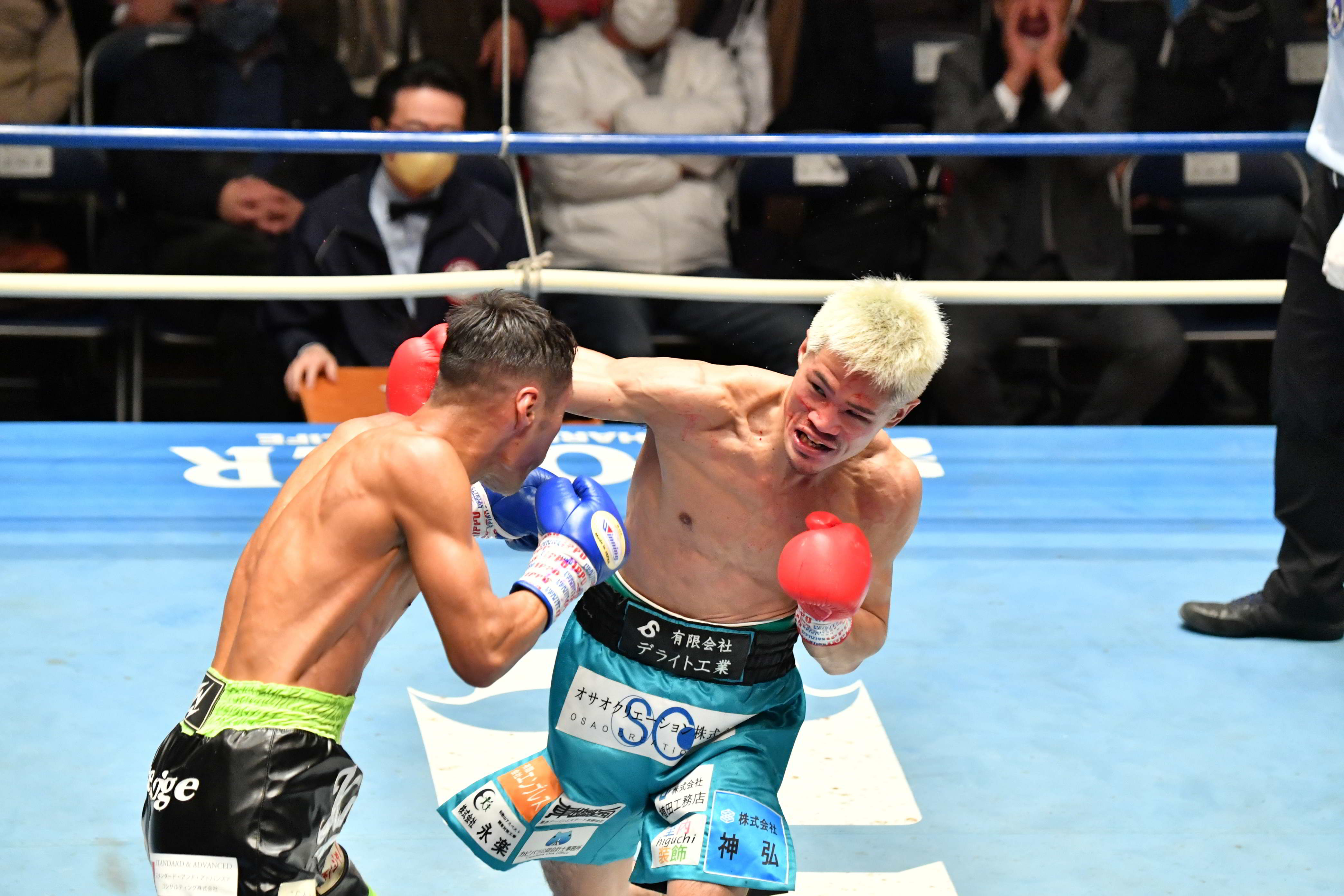 ボクシング】坂晃典がスピードで圧倒。1位・渡邉卓也をTKOでV1