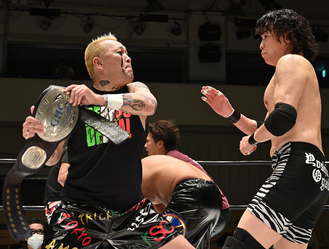 プロレス 小川良成の 彼女 を奪う Nosawa論外が日高郁人とghcジュニアタッグ挑戦 mスポーツ ベースボール マガジン社