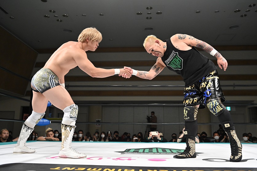 プロレス】清宮海斗が大流血の末にNOSAWA論外にリングアウト負けで発狂