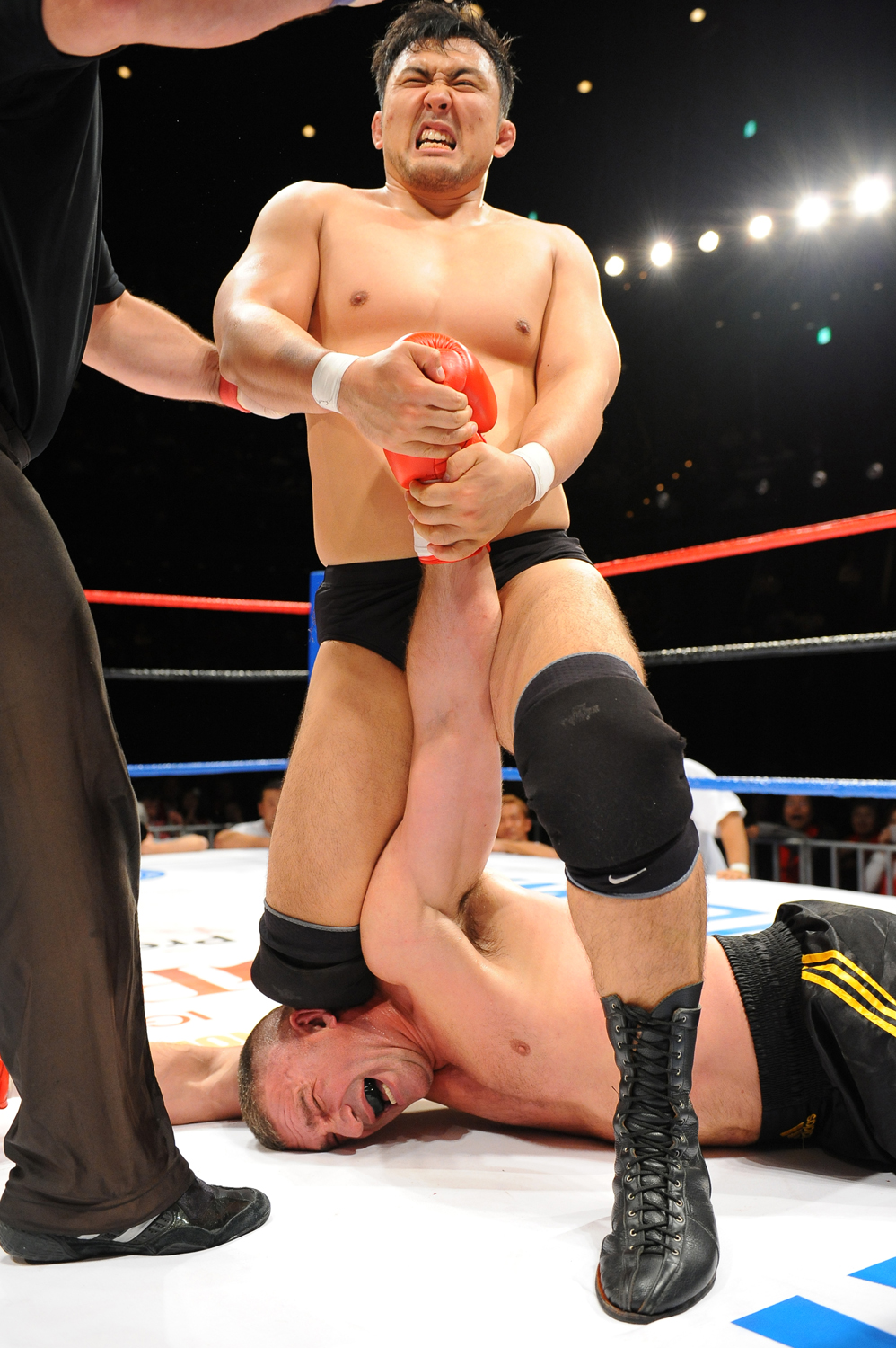 WWE マテル　エリート　鈴木秀樹　カスタムフィギュア 郵便局員が今やWWEに 異色のキャリアを歩み続ける41歳鈴木秀樹