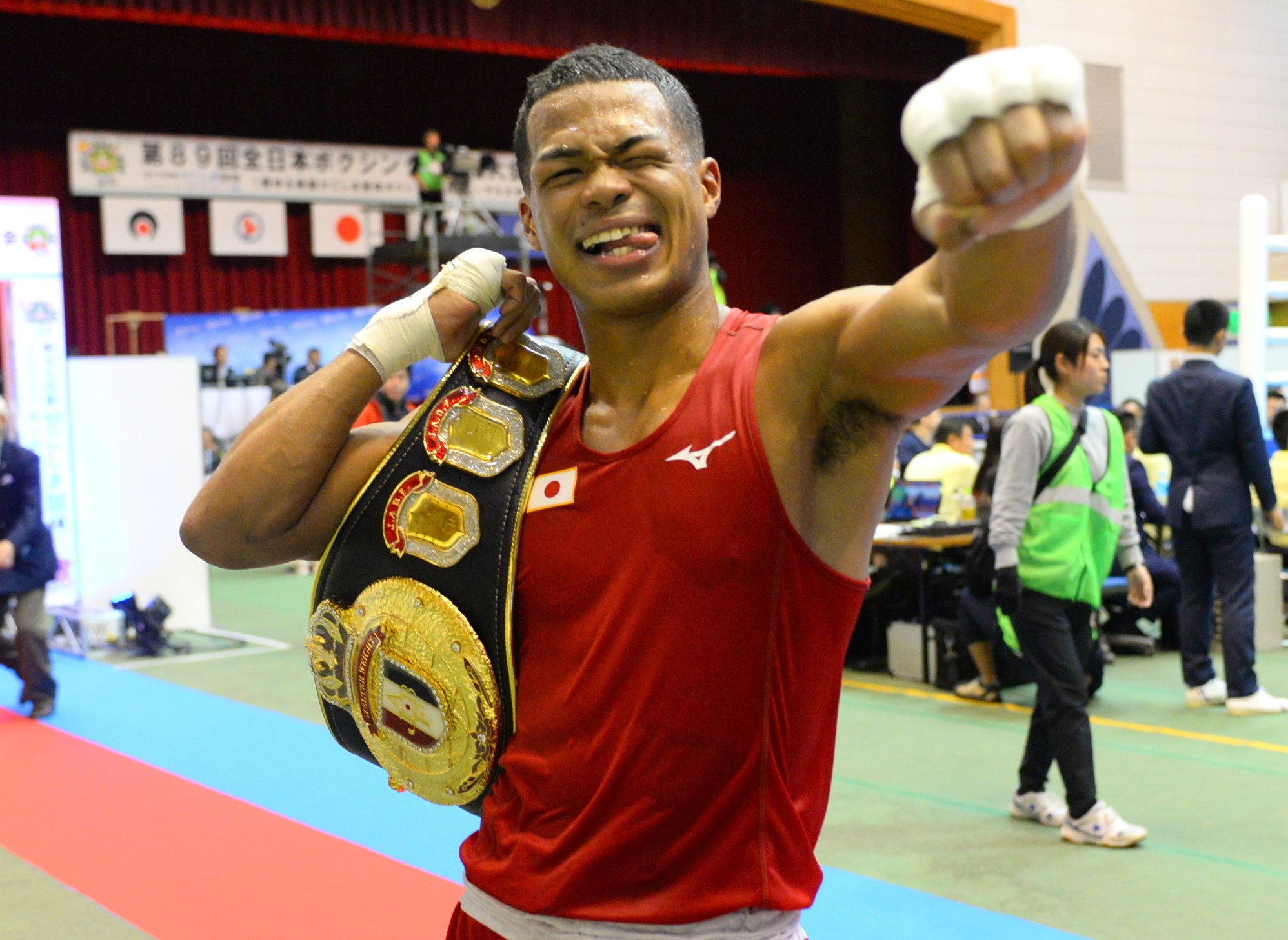 adidas ボクシングシューズ 岡澤セオン選手サイン入り adidas ボクシングシューズ 岡澤セオン選手サイン入り この4年間