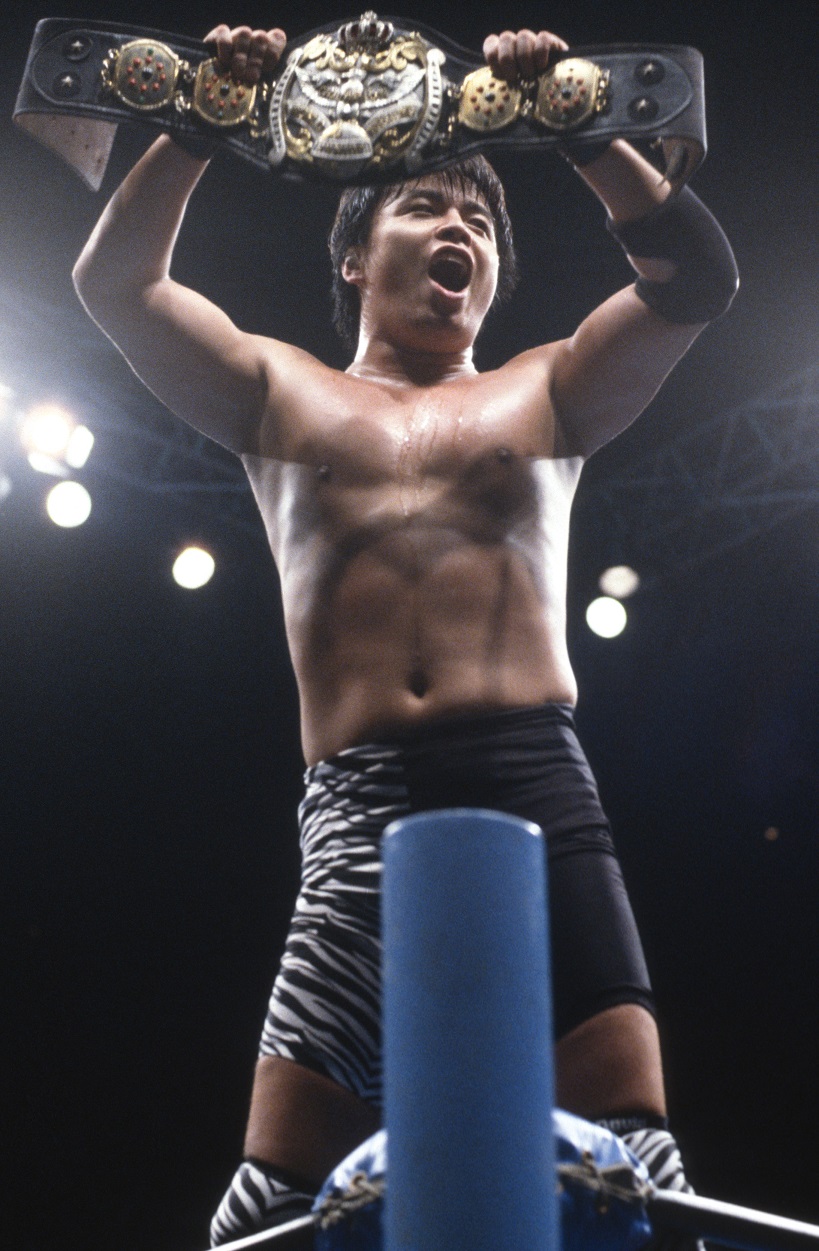 小川良成がデビュー10周年で世界ジュニア初戴冠 日本武道館は重低音ストンピングの嵐 9月10日は何の日 週刊プロレス mスポーツ ベースボール マガジン社