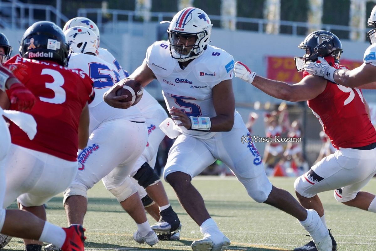 【富士通 vs 東京ガス】第3Q、東京ガスQBエバンスがエンドゾーンへ走り込んでTD=撮影:小座野容斉