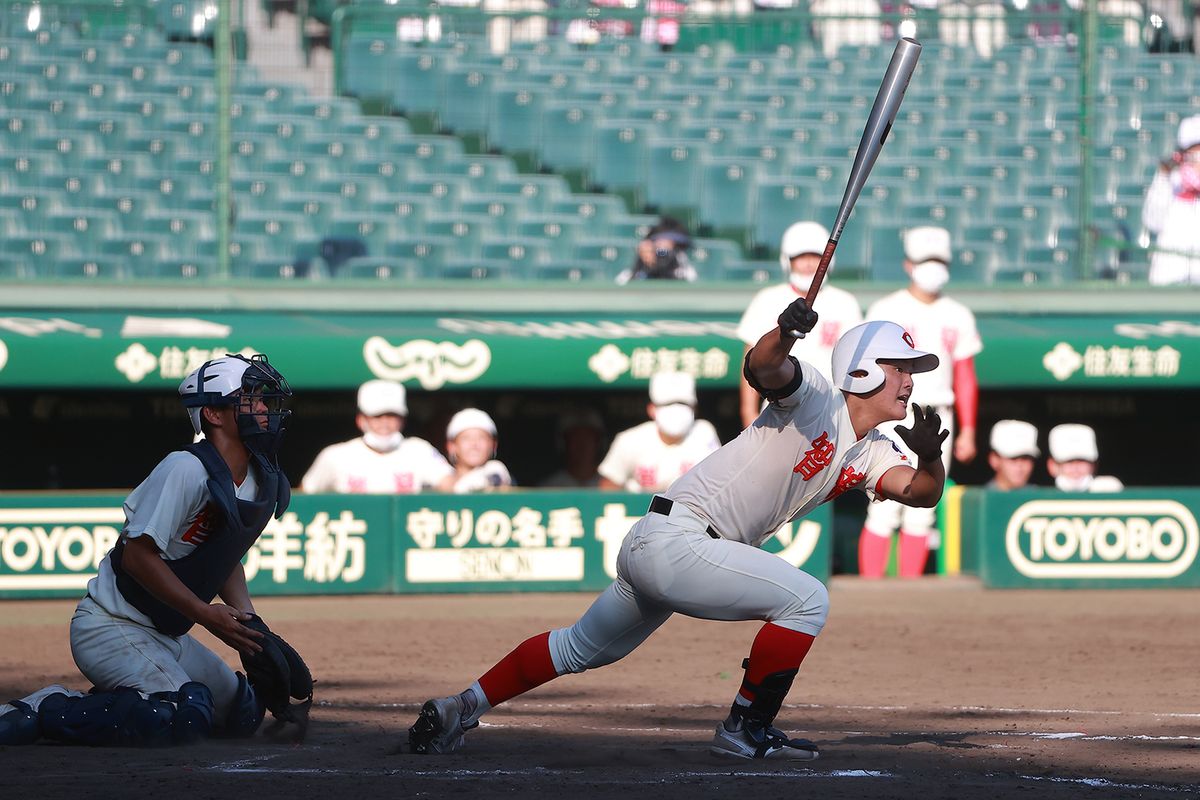 2021年8月29日 第103回全国高校野球選手権大会 智弁学園vs智弁和歌山=阪神甲子園球場　前川右京（奈良・智弁学園）。今夏の甲子園でチームを準優勝に導いた頼れる主砲。鍛え上げた肉体から繰り出す鋭いスイングで快打を連発した。