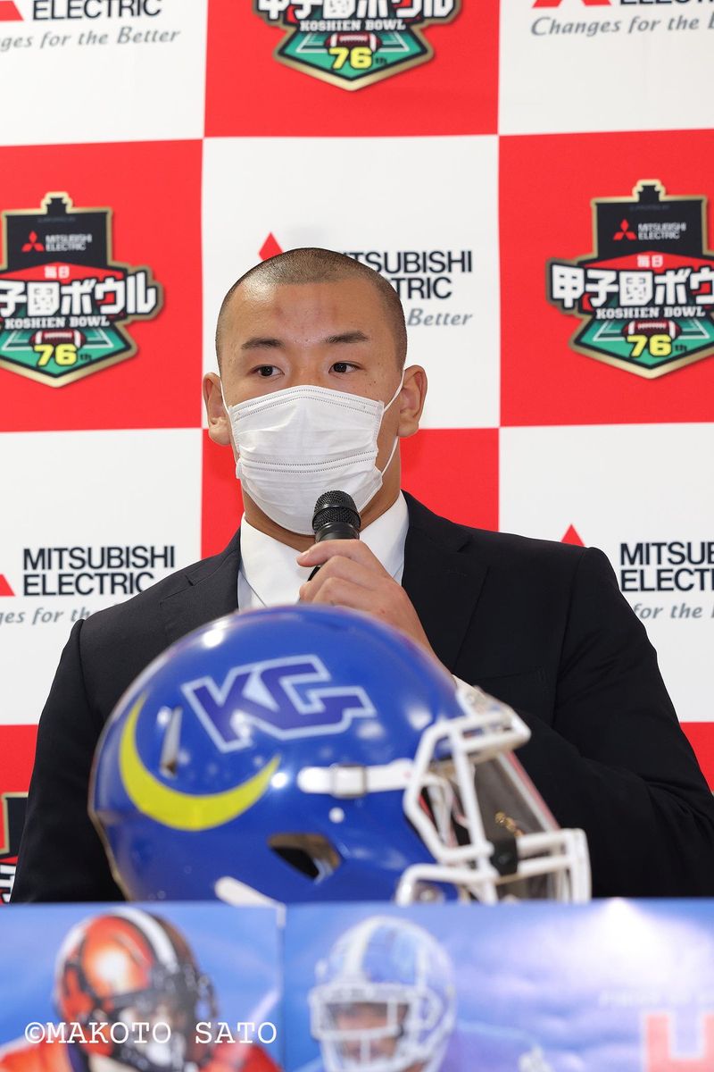 会見する関学大の青木主将=撮影:佐藤誠