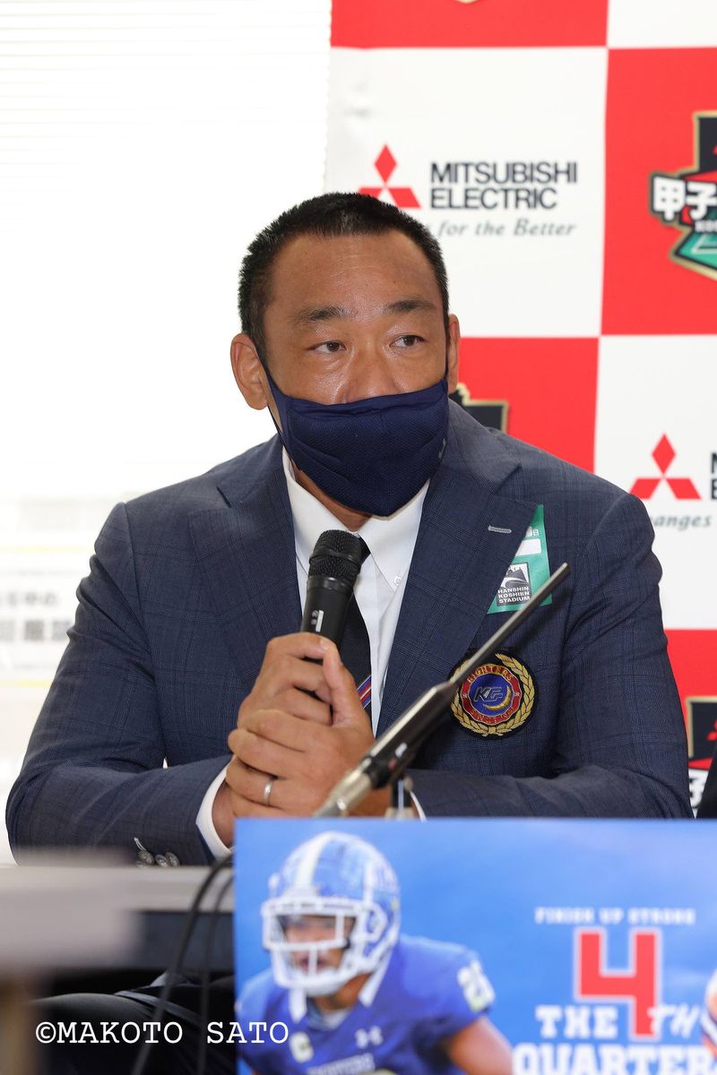 記者会見する関学大の大村監督=撮影:佐藤誠