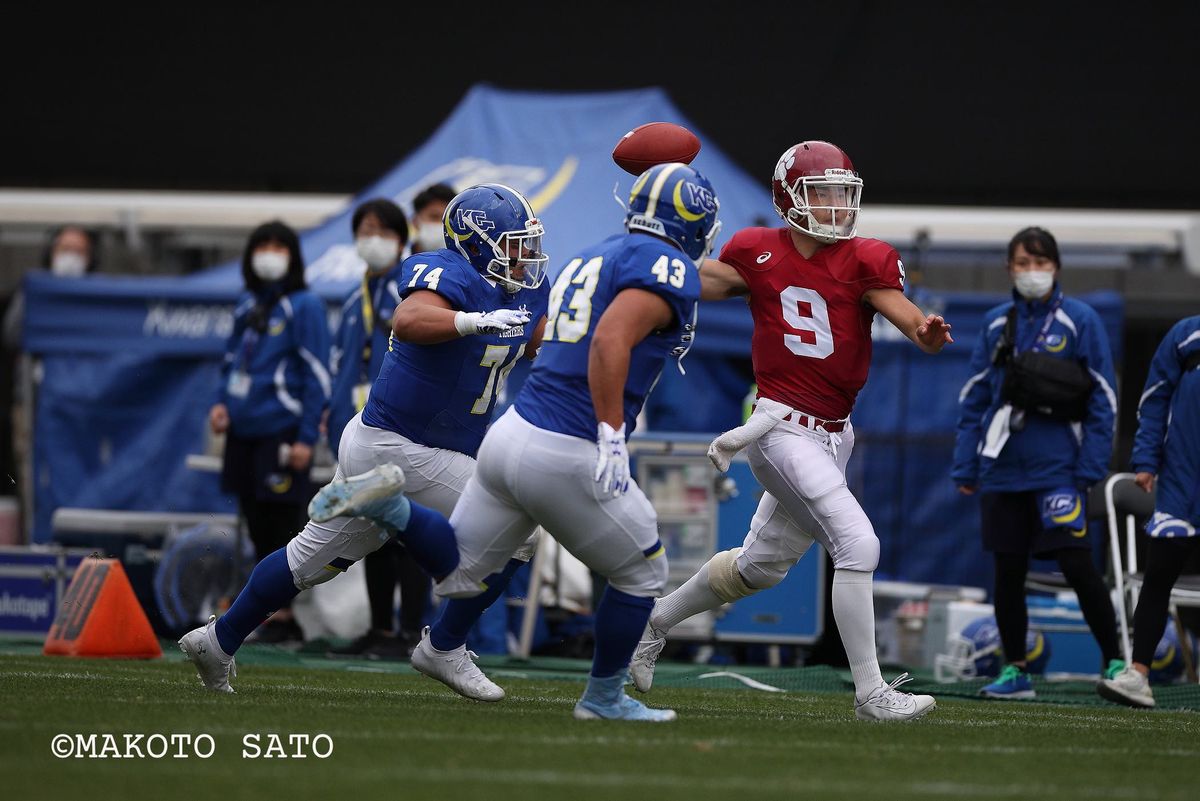 スクランブル、QBドロー、パスでオフェンスを指揮した優秀攻撃選手に立命館大学QB野沢研=撮影:佐藤誠