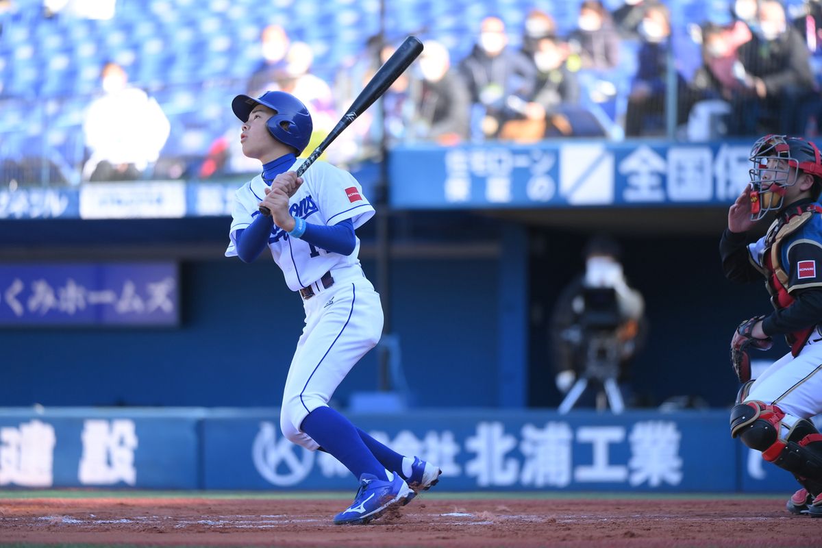 ６回表、本塁打の朝倉(NIKON D6　AF-S 200-400 f/4G ED VRⅡ　1/1000 f4 ISO1000)