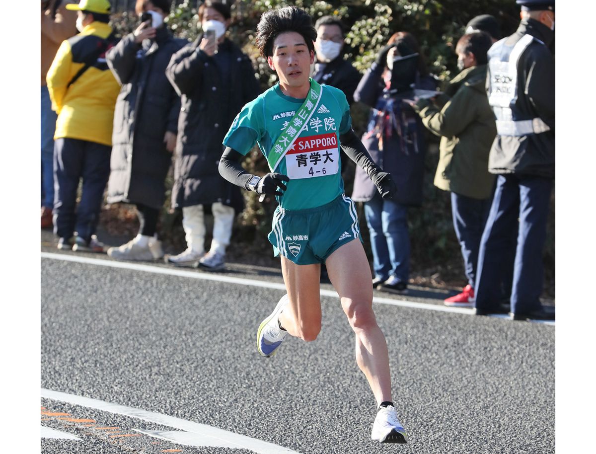 6区の山下りで区間2位の快走を見せた佐藤一世（写真◎中野英聡）