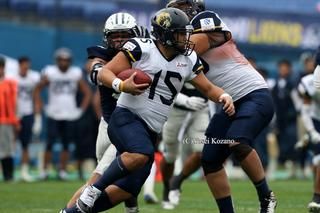 【オール三菱 vs アサヒビール】ラン108ヤード、パス71ヤード1TDでオール三菱オフェンスをけん引したエースQB谷口