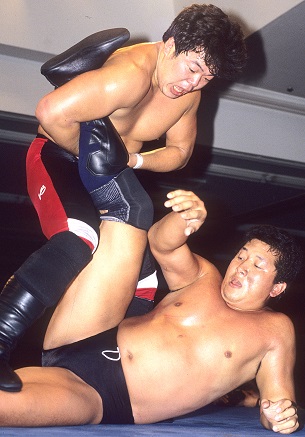 前田日明が安生洋二戦で完勝「オレに勝とうとしたら、オレ以上に精神的