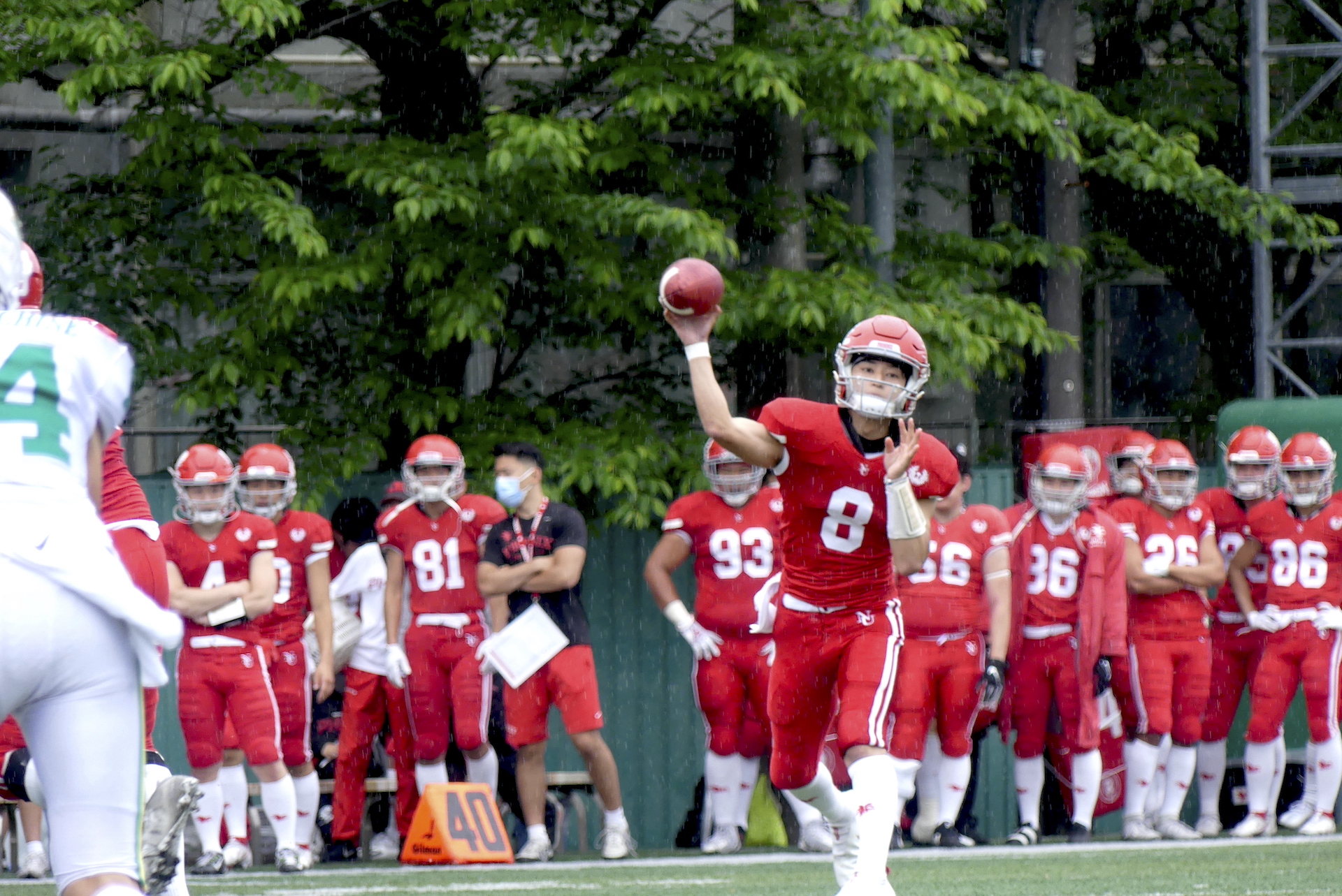 アメフト】新生日大が春のオープン戦で専大に勝利。エースQBをめぐる