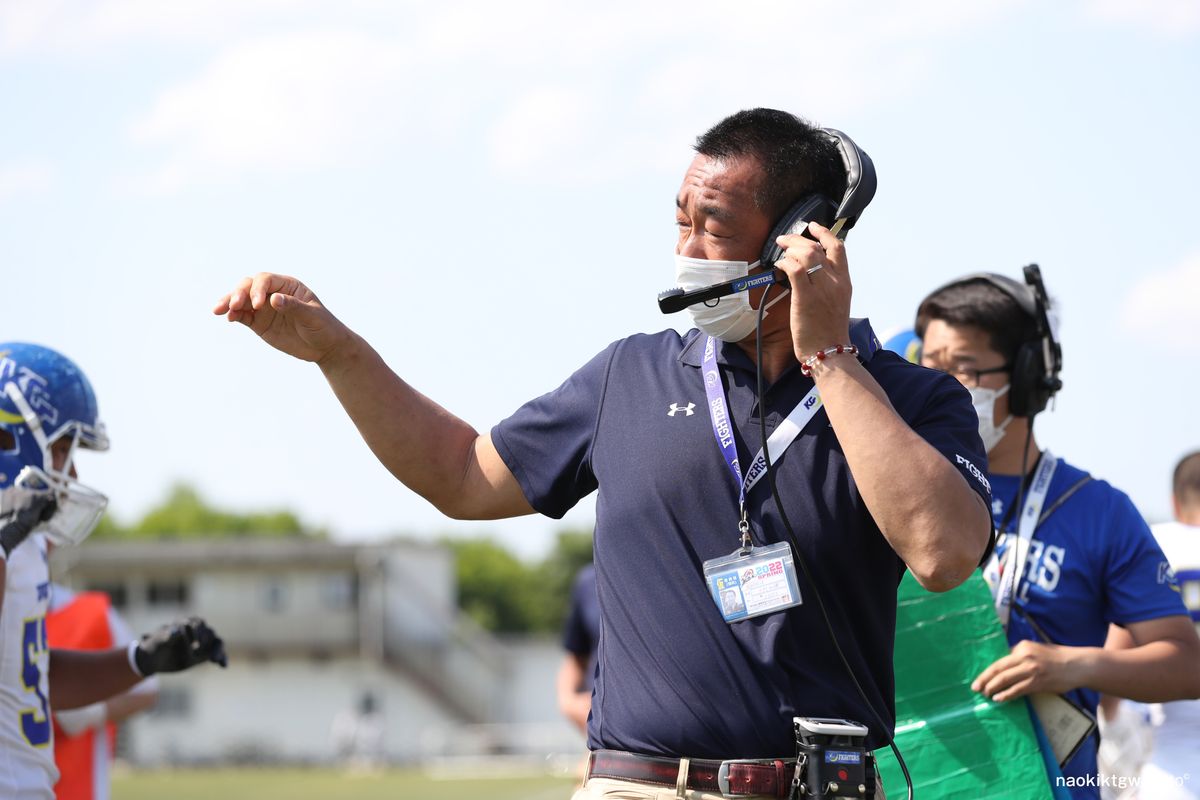 【関学大 vs 明大】関学大の大村監督＝撮影：北川直樹