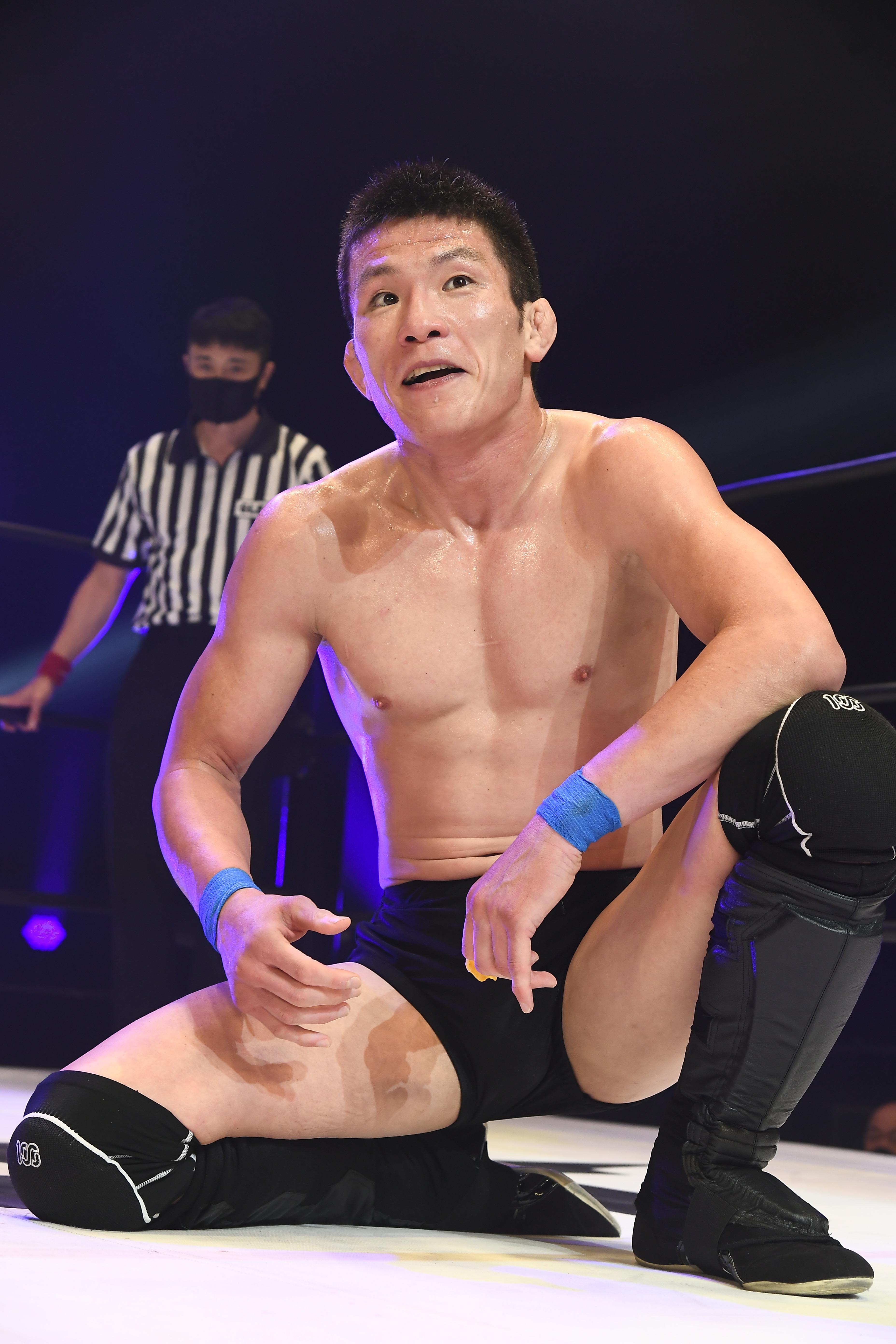 青木真也がGLEATに初参戦し、肩固めで完勝。「何年かかっても