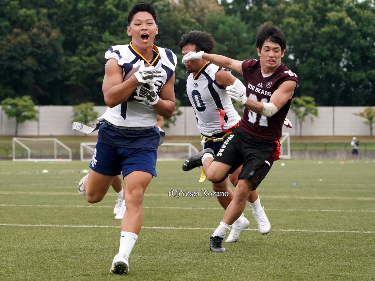 【早大 vs 明大】明大のRB廣長がTD。この後2ポイントコンバージョンも決まって明大が逆転する=撮影:小座野容斉
