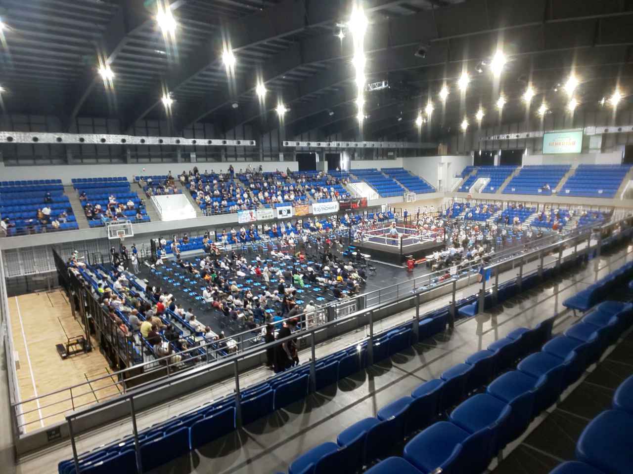 ボクシング 立川で都内の有観客興行が復活 日本３位 佐宗緋月は苦闘のドロー mスポーツ ベースボール マガジン社