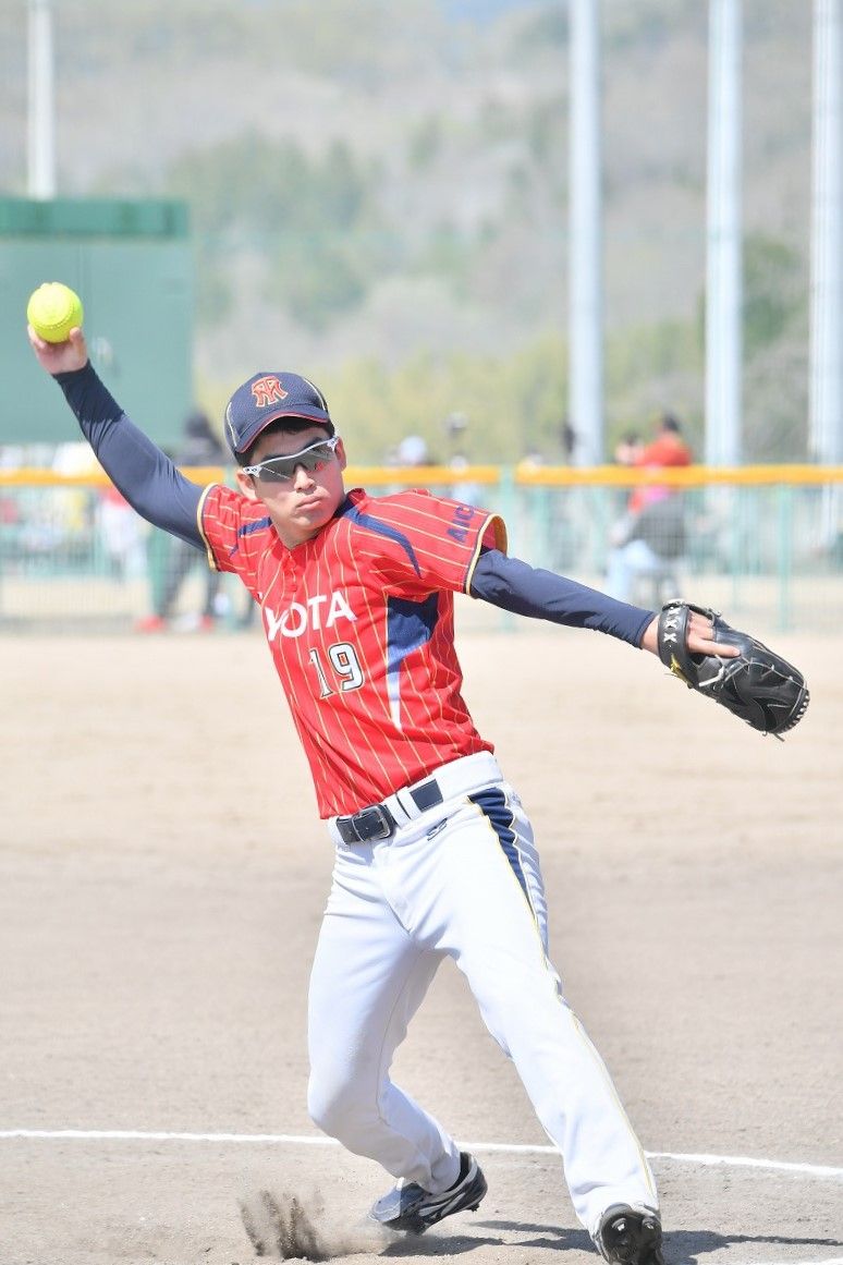 2018年世界ジュニア選手権準優勝メンバーの小野寺翔太。準決勝のニュージーランド戦では先発、決勝のオーストラリア戦ではリリーフとして登板した。新島学園高卒業後はトヨタ自動車に入社。3年目の昨季は、12試合に登板してチーム最多の8勝(3敗)を挙げた。国際試合で経験を積み、飛躍につなげたい(写真/佐藤真一)