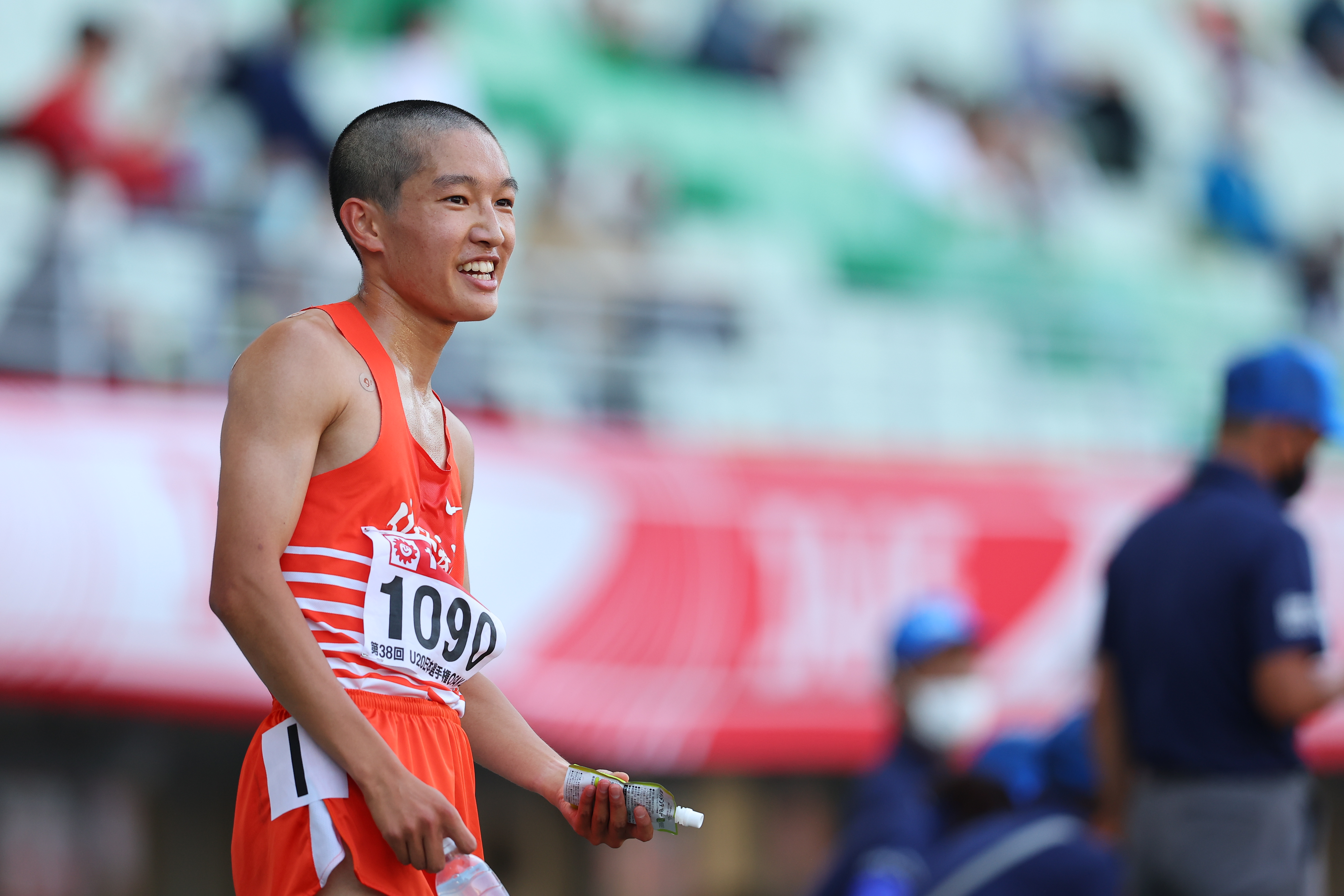 はみ毛　アスリート 高校駅伝】5000ｍの高校記録保持者・吉岡大翔「高校最後の駅伝は絶対に後悔したくない」 | BBMスポーツ | ベースボール・マガジン社