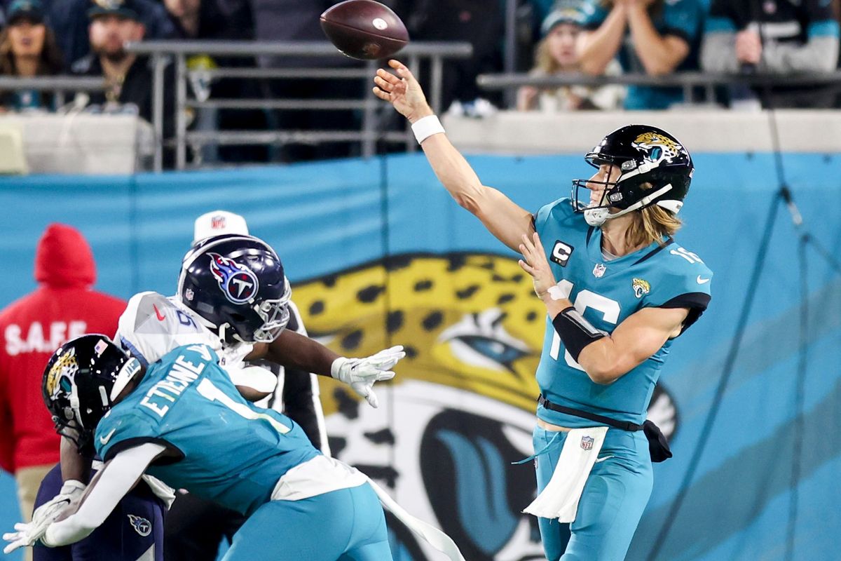 【ジャガーズ vs タイタンズ】2年連続NFL最下位から地区優勝のジャガーズをけん引したQBローレンス=photo by Getty Images