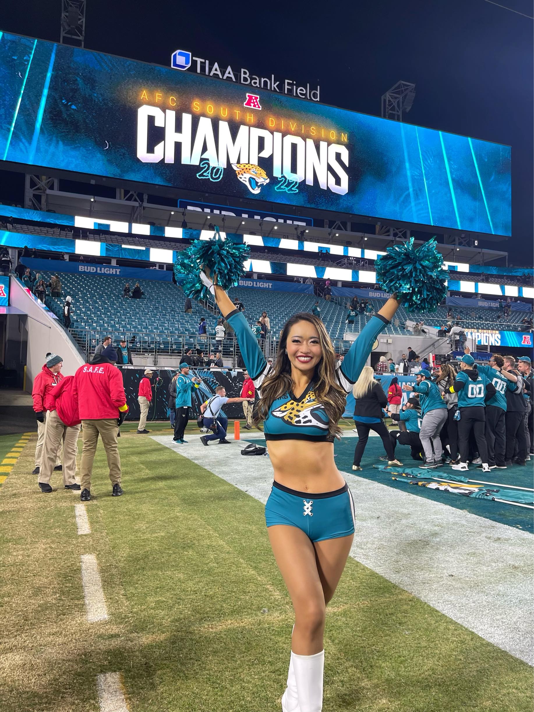 NFL】日本人チア景子さん、40歳で初のプレーオフ ジャガーズと苦楽共に