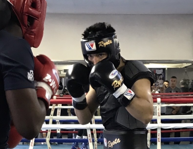 ボクシング】村田諒太が公開練習 「ぶん殴って、倒してやりたい