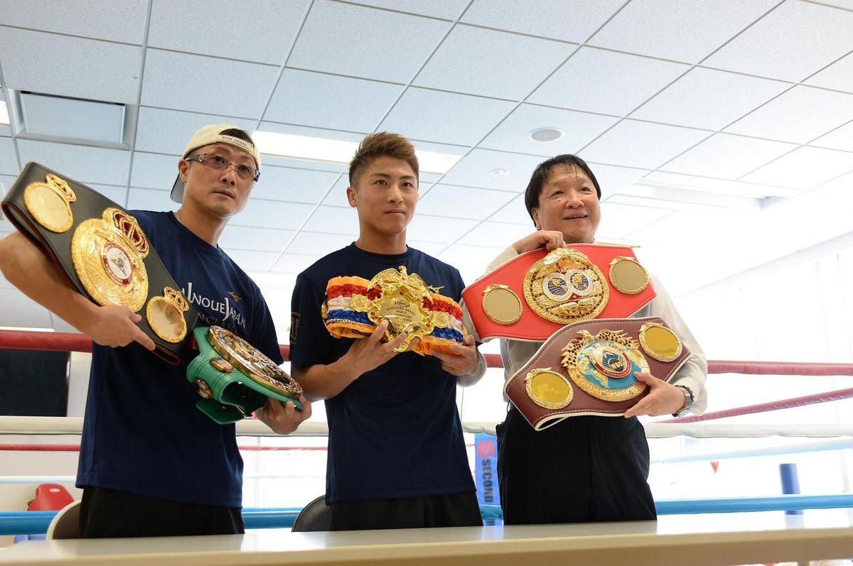 ボクシング 井上尚弥 5本のベルトをお披露目 歴史を感じるけれど 満足はしません mスポーツ ベースボール マガジン社 ボクシング 井上尚弥 5本のベルトをお披露目 歴史を感じるけれど 満足はしません mスポーツ ベースボール マガジン社