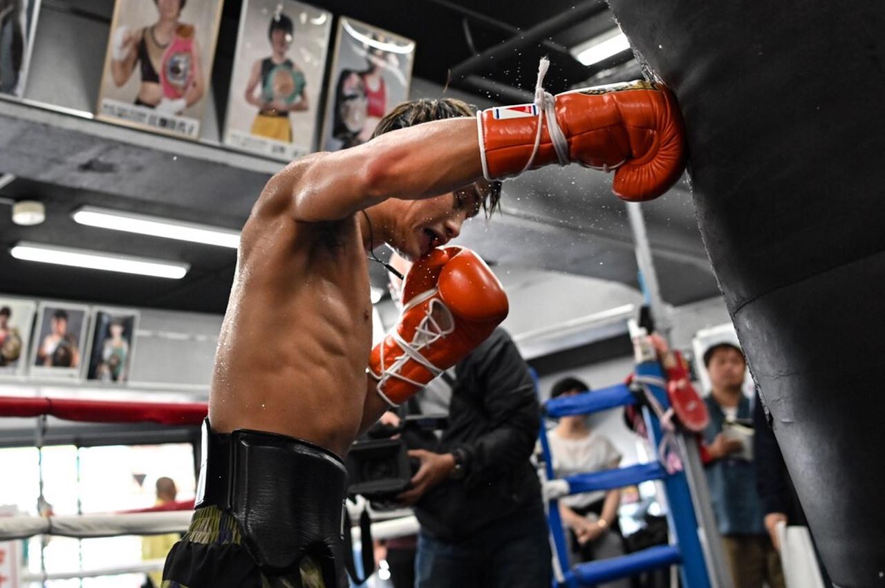 ボクシング スーパー王者 京口紘人が19日ｖ１戦 公開スパーで強烈右パンチを披露 mスポーツ ベースボール マガジン社