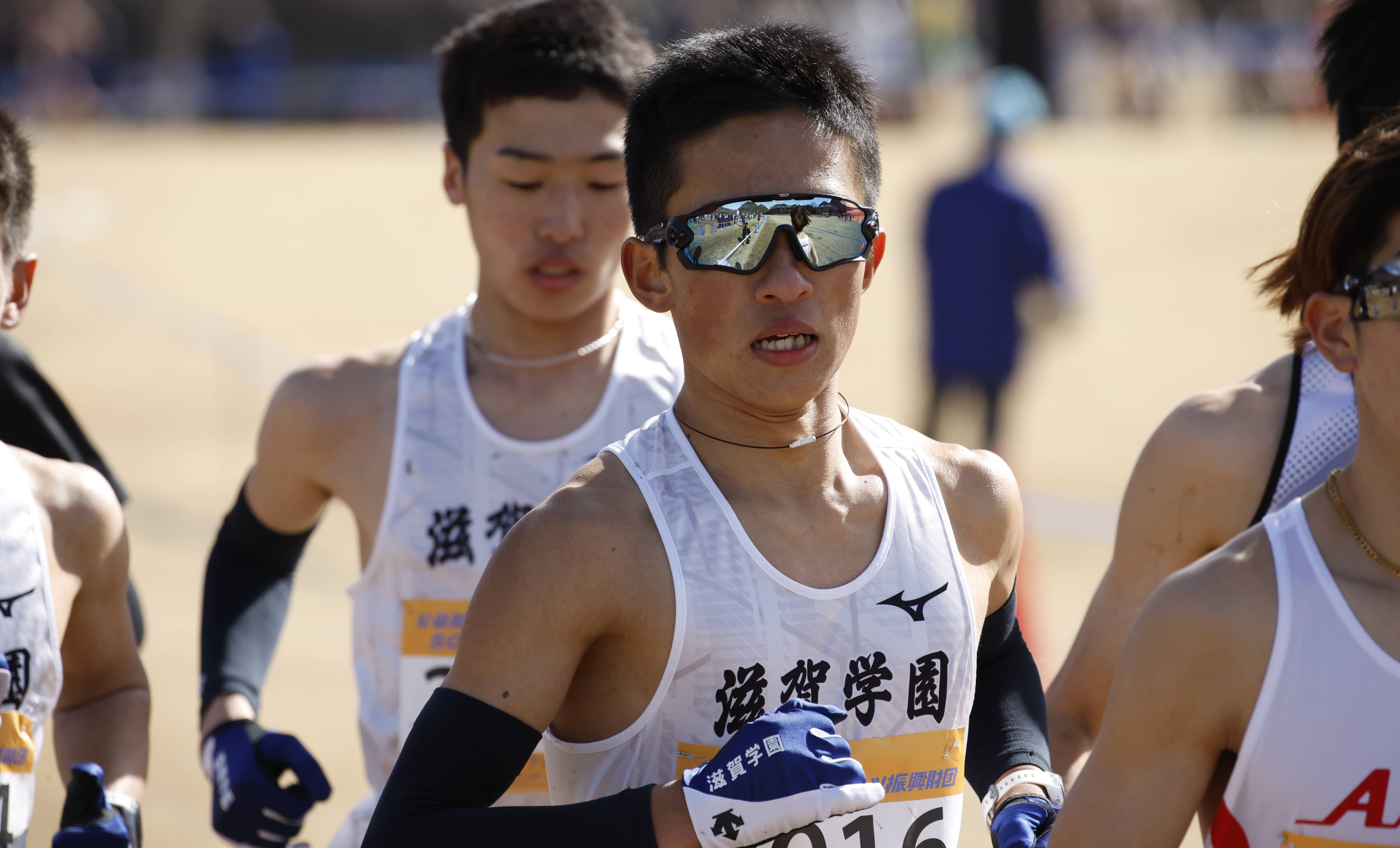 安原 海 晴