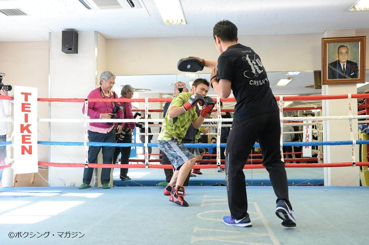 ボクシング　ポスター　五十嵐俊幸vs吉田拳時　亀海喜寛vsホエル・デラ・クルス ボクシング ポスター 五十嵐俊幸vs吉田拳時 亀海喜寛vsホエル