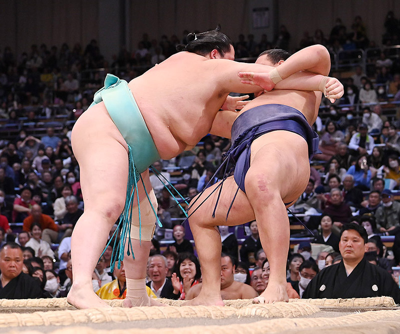 相撲編集部が選ぶ九州場所9日目の一番】琴櫻襲名の日も遠くない？ 琴