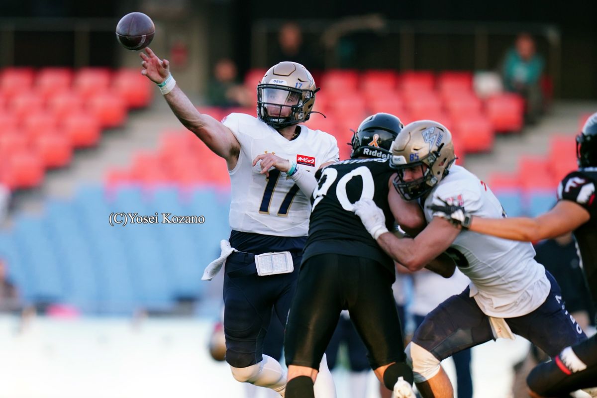 【富士通 vs オービック】オービックQBクルカはパス30/40で260ヤード1TD、ターンオーバーなし。十分に力を発揮した=撮影:小座野容斉