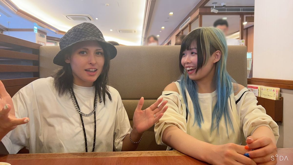 MIRAIはジュリア相手でもらしさ満載のトークを展開