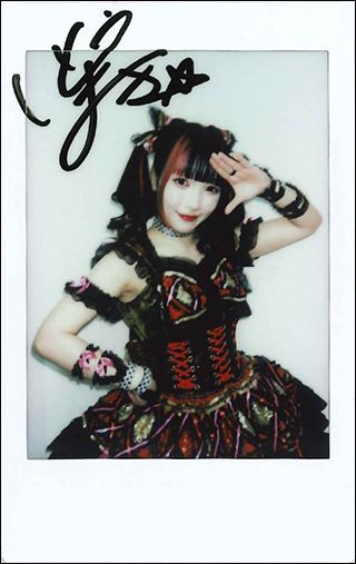 チェキ　伊藤麻希