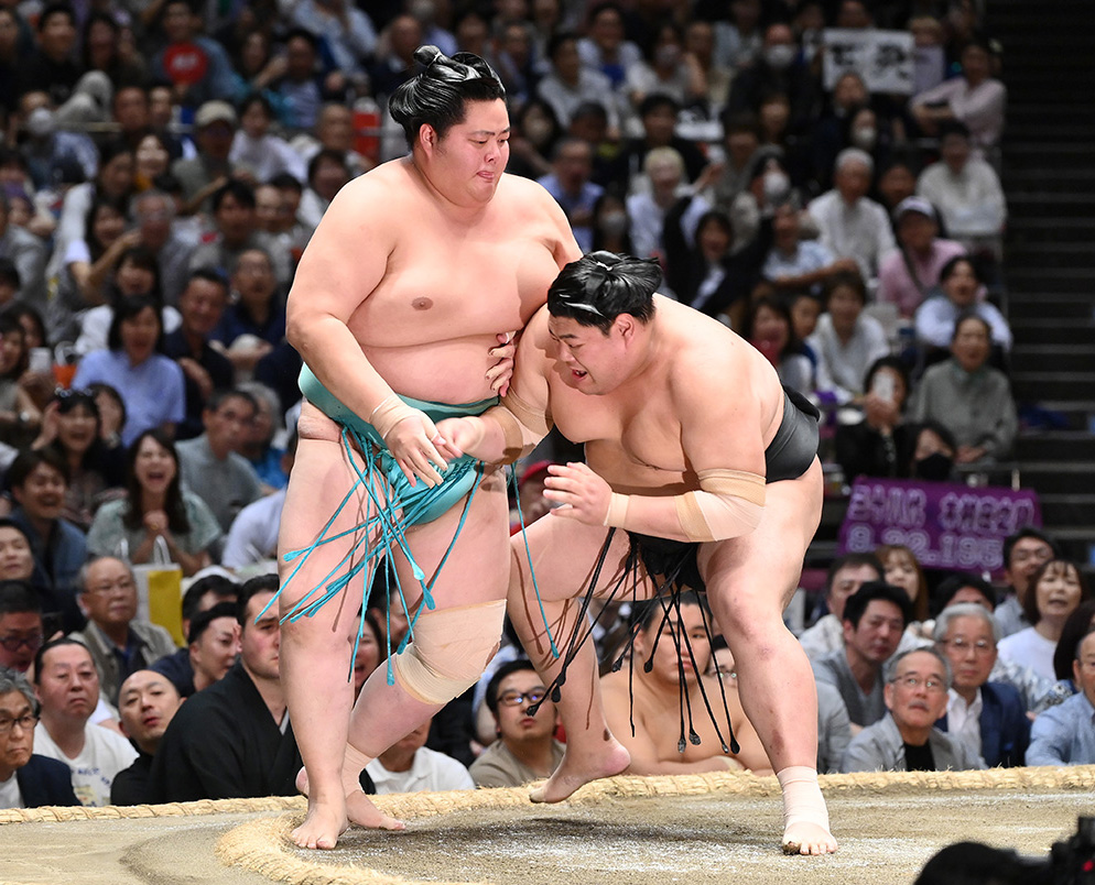 相撲編集部が選ぶ夏場所14日目の一番】琴櫻が阿炎に敗れ4敗目。ただ