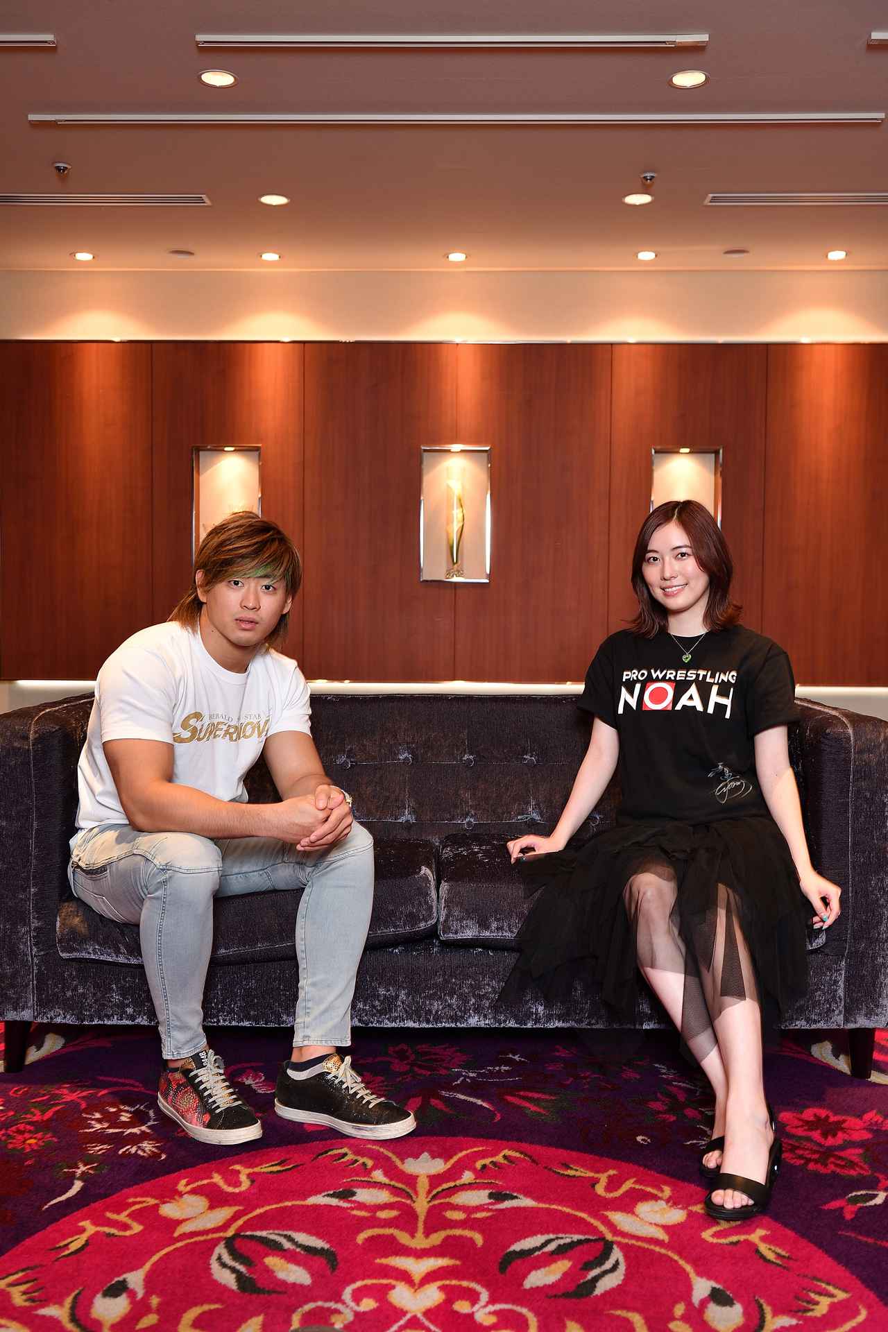 清宮海斗　潮崎豪　A4写真 松井珠理奈のトーク力によって引き出されたNOAH清宮海斗の魅力 | BBM
