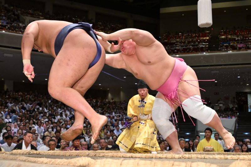 相撲編集部が選ぶ秋場所11日目の一番】宇良が今場所2人目の大関撃破