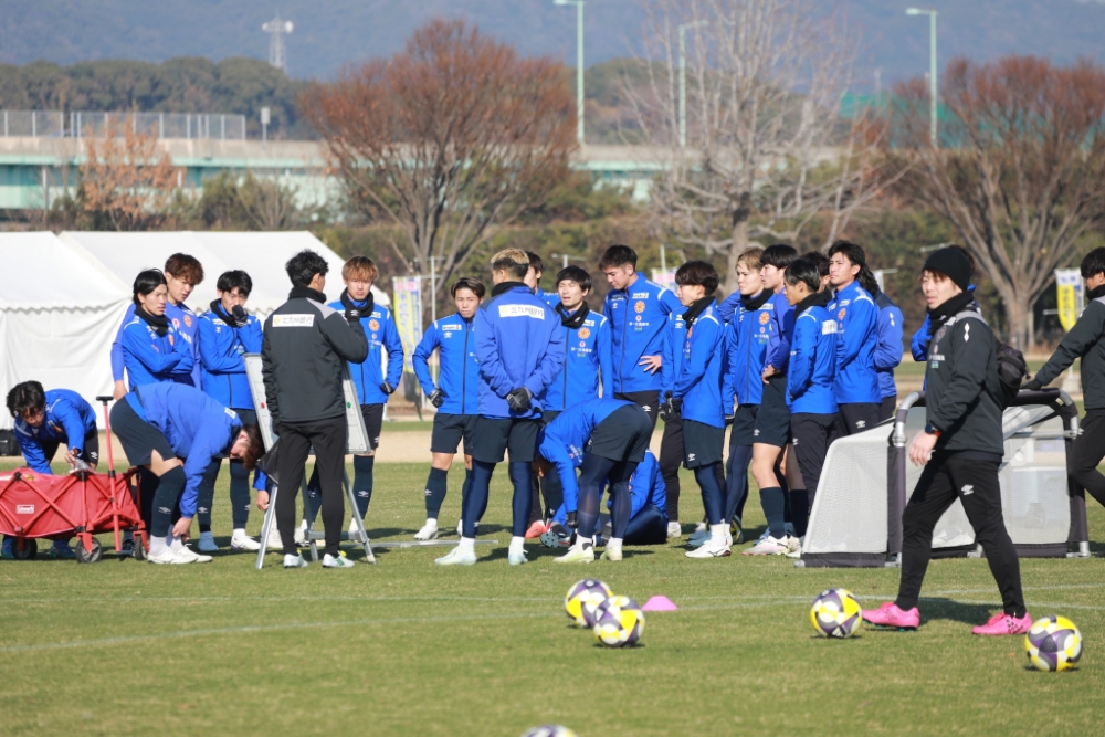 サッカー ギラヴァンツ北九州　長袖　支給品　練習着　トレーニング　プラシャツ サッカー ギラヴァンツ北九州 長袖 支給品 練習着 トレーニング
