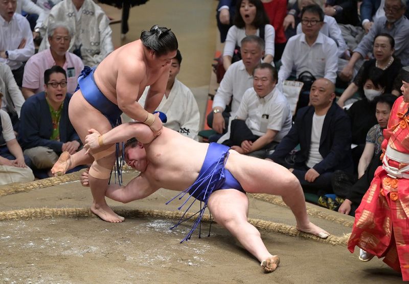 相撲編集部が選ぶ夏場所10日目の一番】安青錦と伯桜鵬が2敗目。大の里