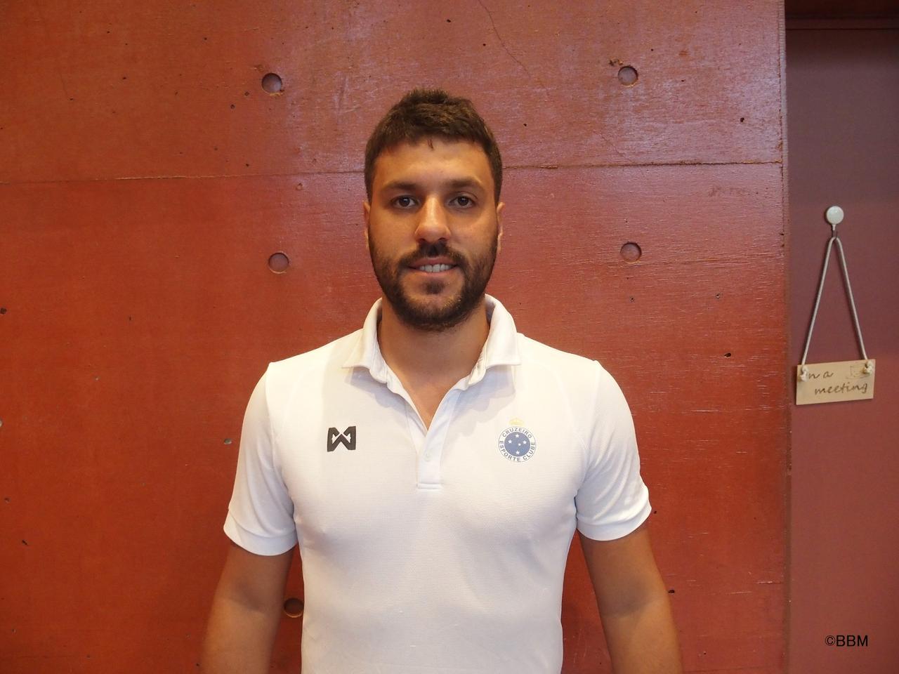 ブラジルと日本のシュートを比較 クルゼイロecの指導者に聞く シュート上達法 mスポーツ ベースボール マガジン社