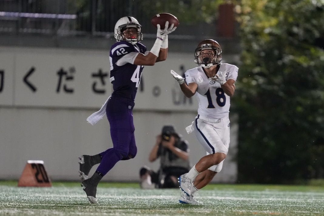 DBの平田は明治が勝負で投げ込んだパスを見事にインターセプト。流れをつくった＝撮影：北川直樹