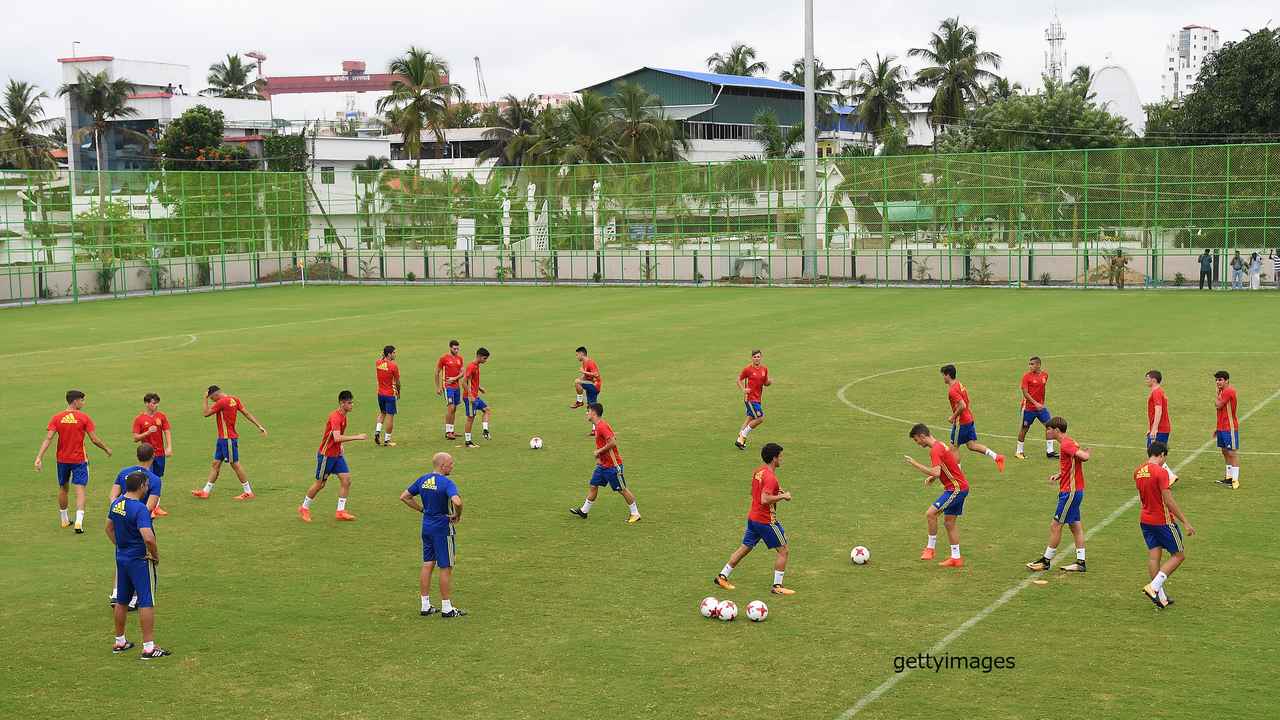 サッカーに必要なplay 遊び ２ ２ mスポーツ ベースボール マガジン社