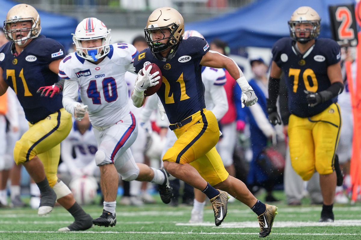 【明治大vs中央大】関東TOP8 としては初の1000ydsラッシャーとなった明治大のRB高橋周平=撮影:北川直樹