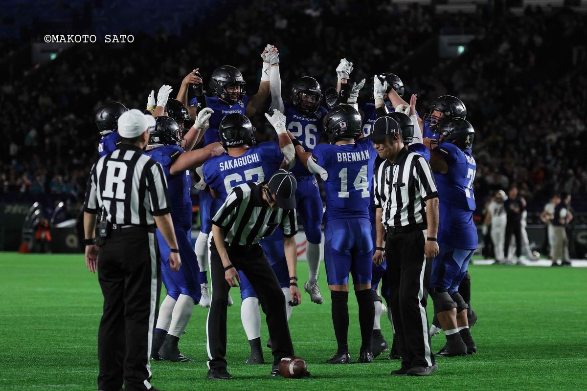 日本選手権・ライスボウル【パナソニックvsオービック】チーム史上初のライスボウル連覇を達成したパナソニックインパルス＝撮影:佐藤誠