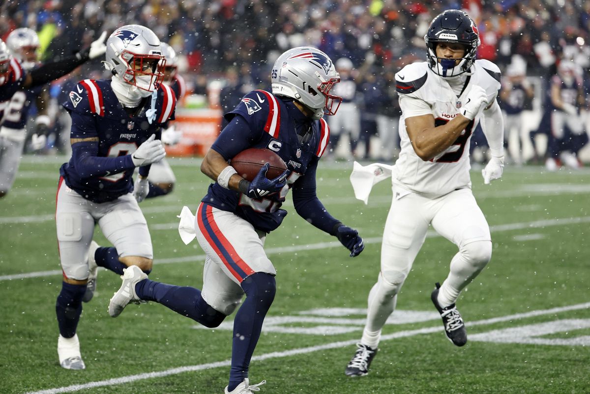 【ペイトリオッツvsテキサンズ】ペイトリオッツDBマーカス・ジョーンズはピック6（インターセプトリターンTD）を決めた＝photo by Getty Images
