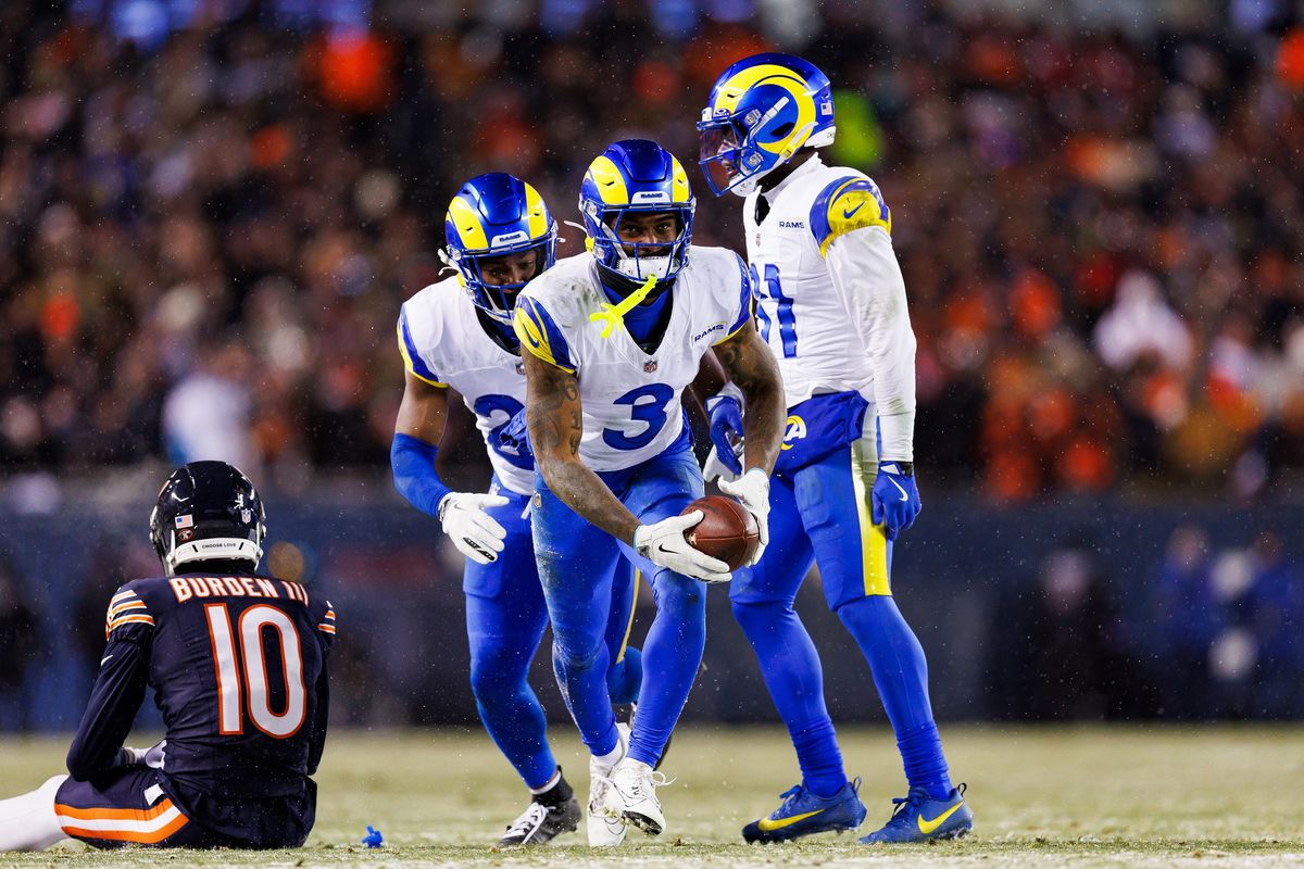 【ラムズvsベアーズ】オーバータイムでベアーズQBウィリアムズのパスをインターセプトしたベアーズDBカール＝photo by Getty Images