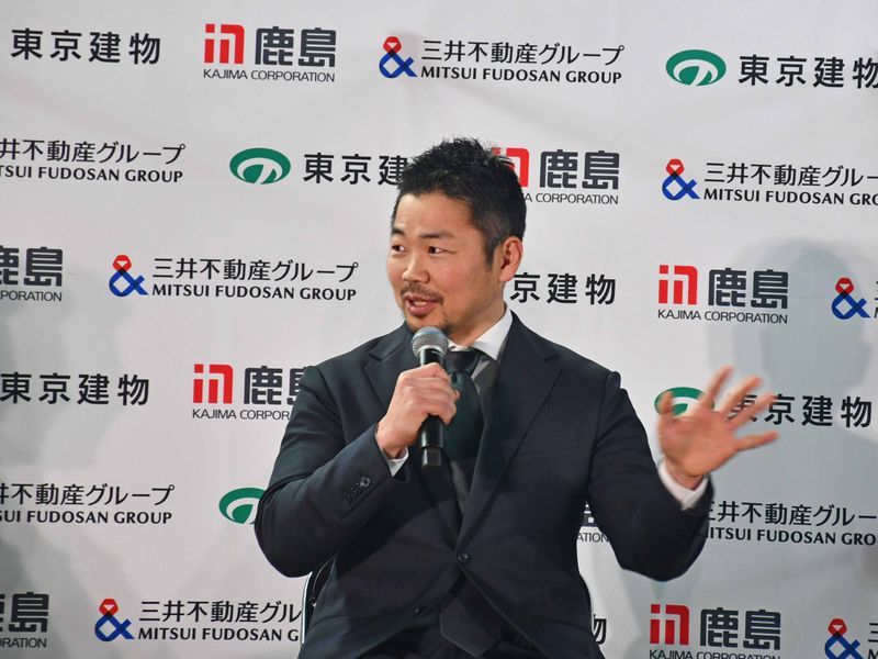 「ラグビーだけでなく、いろんな人が集まって、幸せな時間を過ごせればいい」と新たな施設に期待を寄せる田中史朗